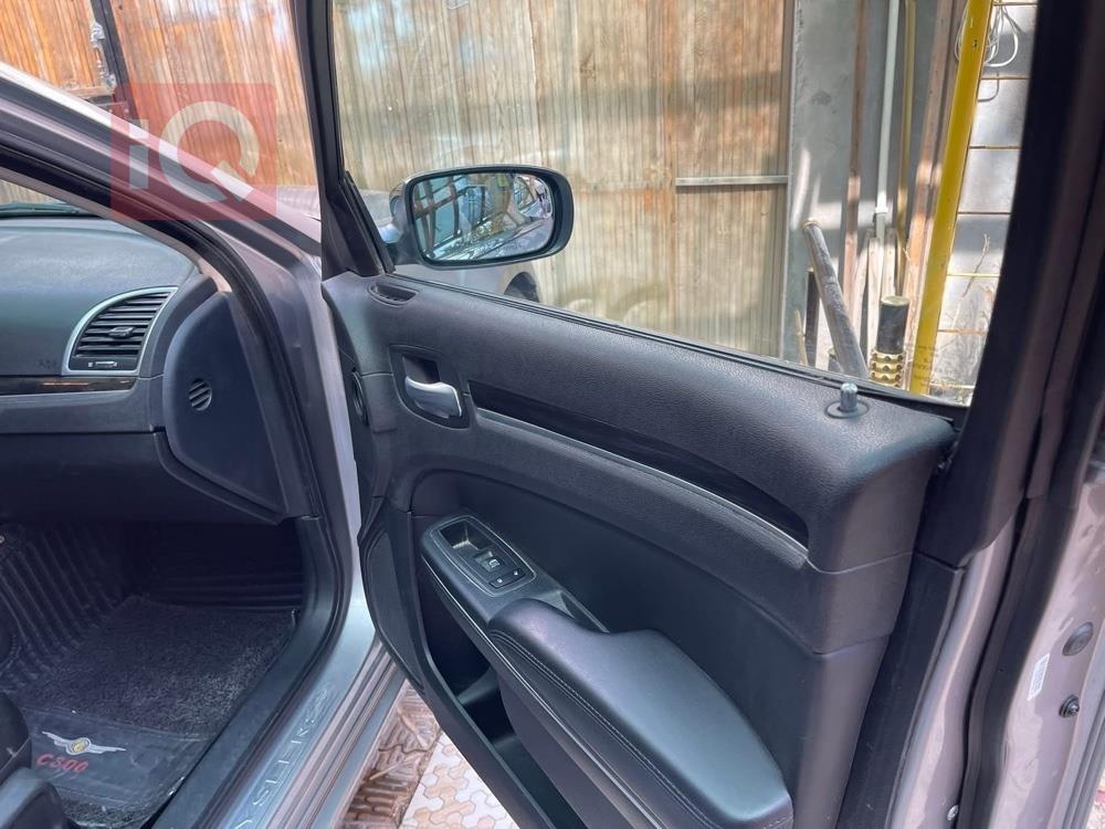 کرایسلەر 300